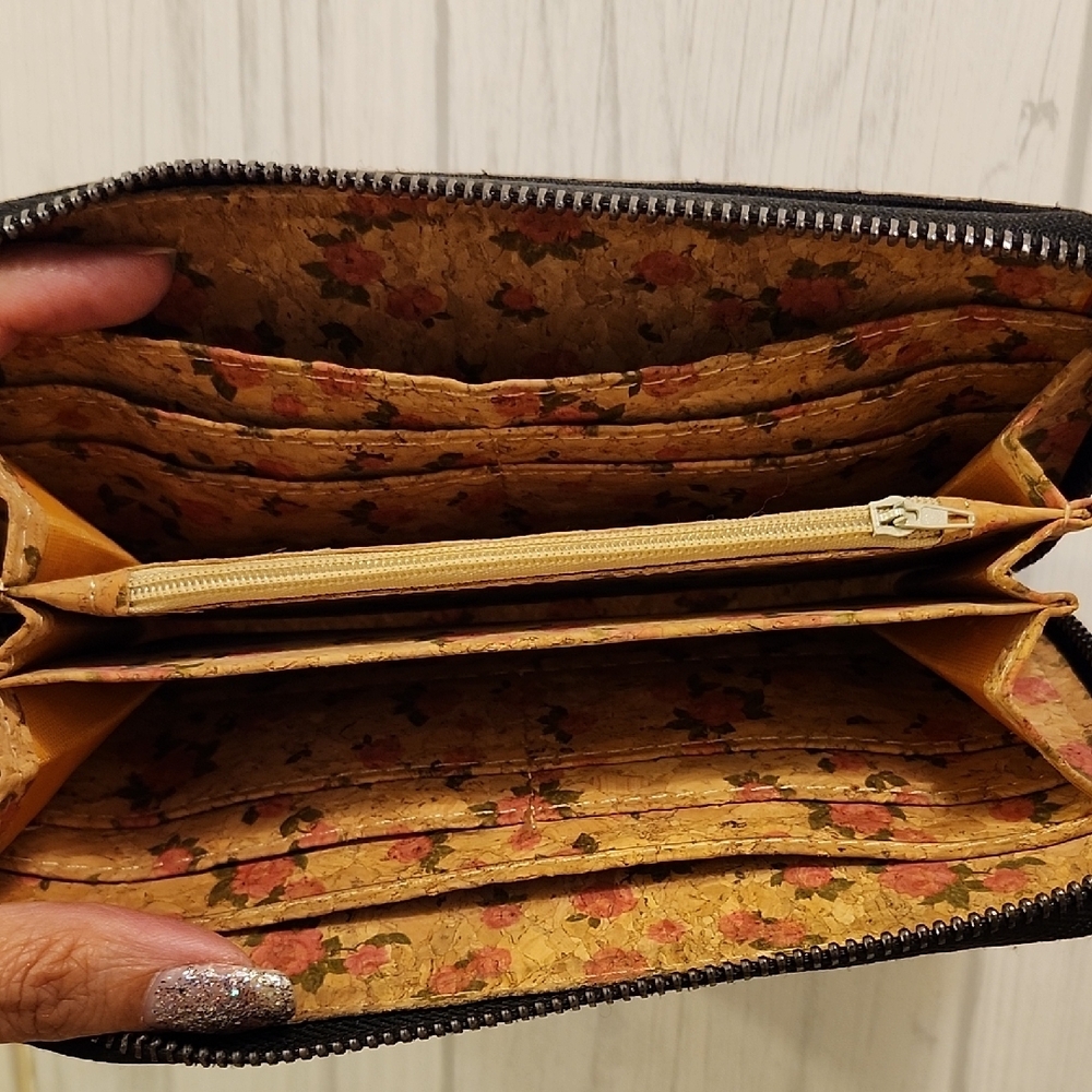 Geometric Patterned Wallet - Black and Brown - Picture 3 of 5